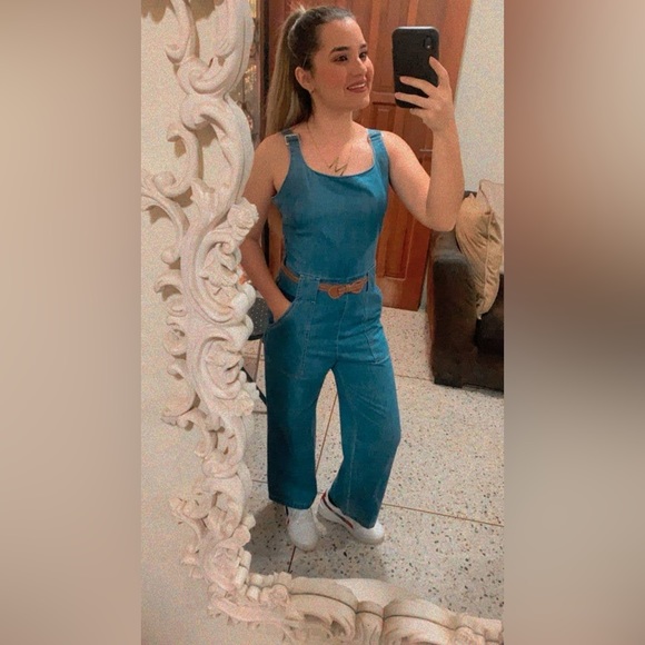 I am selling this Jumper because it doesn’t fit me anymore. - Picture 4 of 4